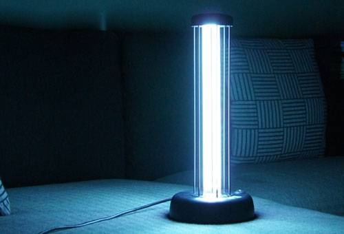 Lámpara ultravioleta para desinfección de apartamentos.