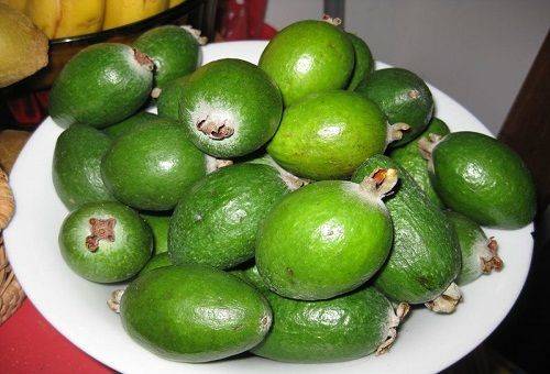 feijoa pe farfurie