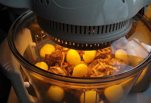 Liha ja kartulite küpsetamine õhkfritüüris