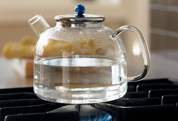 Glass kettle sa kalan