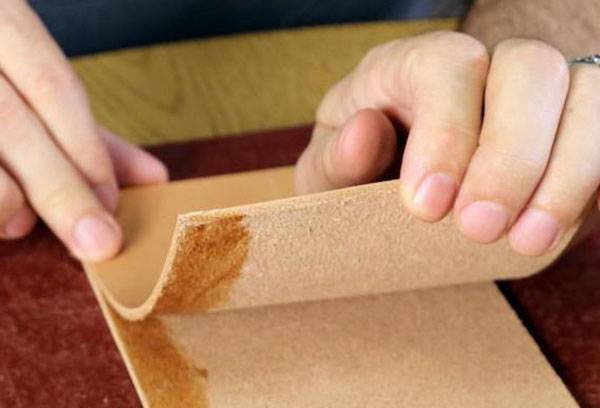 Gluing plywood with rubber glue