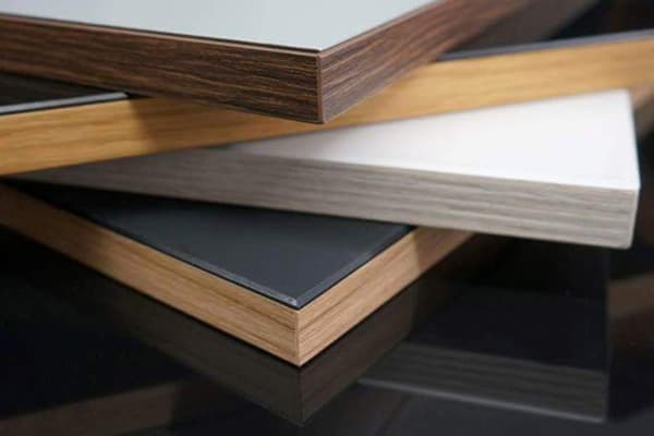 Laminated chipboards