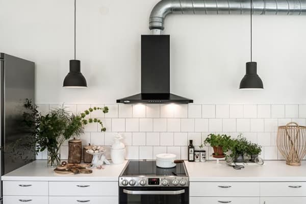 Hotte dans une cuisine de style scandinave