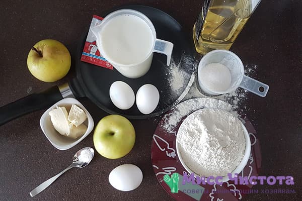 Ingredientes para tortitas con salsa de manzana