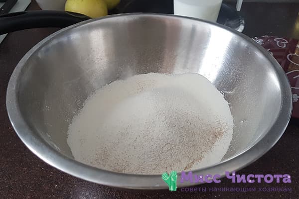 Flour na may baking powder at yeast