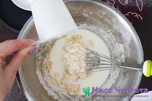 Thêm kefir vào bột mì và trứng