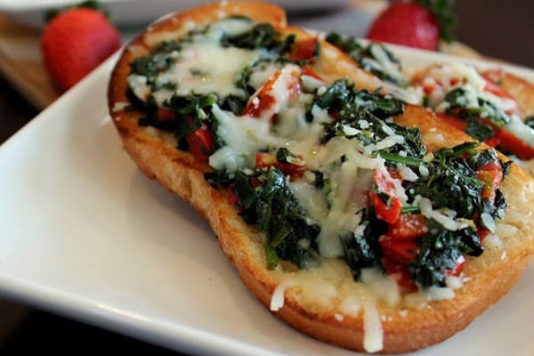 Toast with spinach and cheese