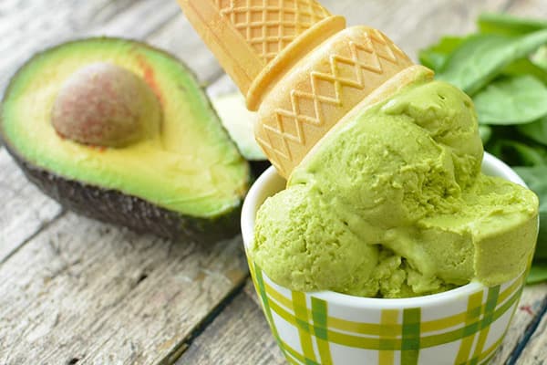 Glace à l'avocat