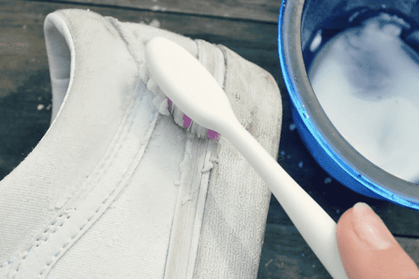 Limpiar zapatillas de tela