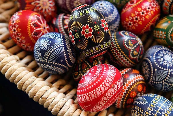 Huevos de Pascua pintados