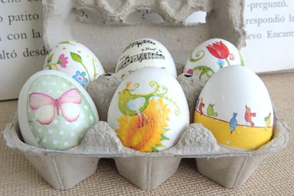 Huevos de Pascua en técnica de decoupage.