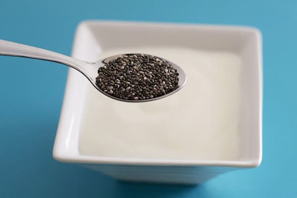 Pagdaragdag ng chia seeds sa kefir