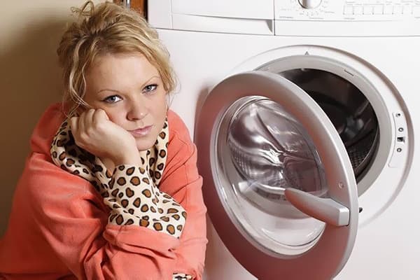 Mujer en la lavadora