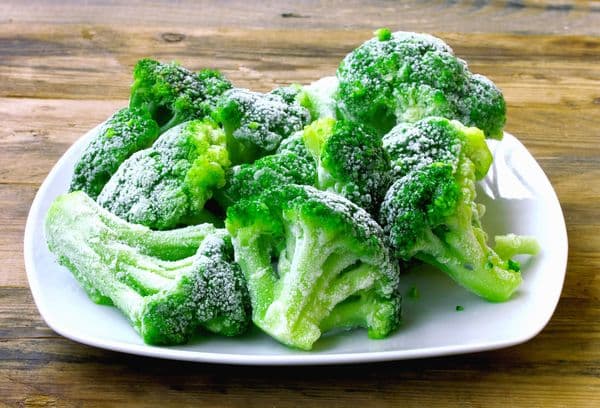 Farfurie cu broccoli congelat