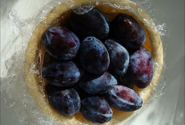 Plum beku keseluruhan