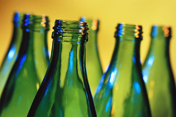 botellas de vidrio verdes