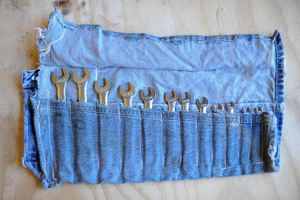 Organizador de llaves hecho con jeans viejos