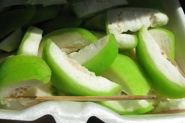 Sliced ​​guava fruit