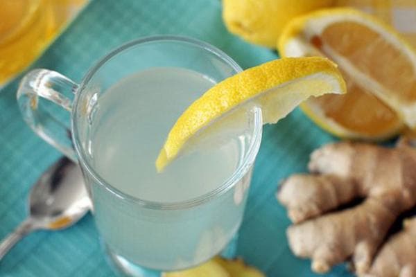 Bere con zenzero e limone