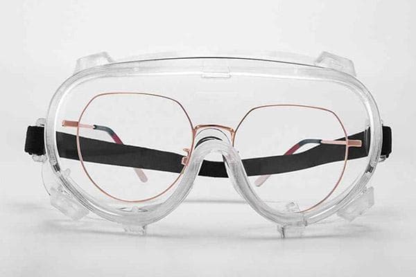 Medical safety glasses with anti-fog effect