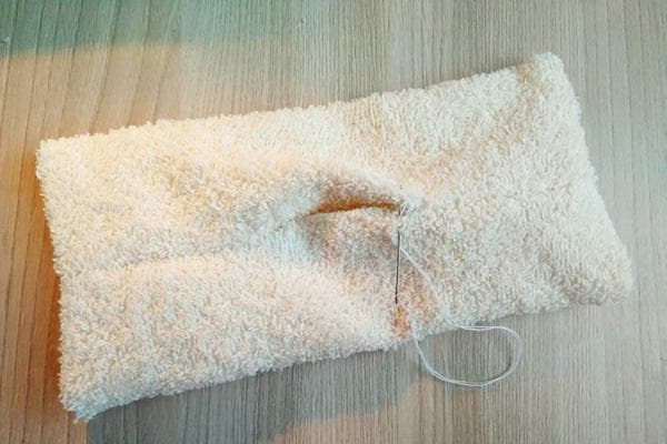 Coser una diadema de toalla