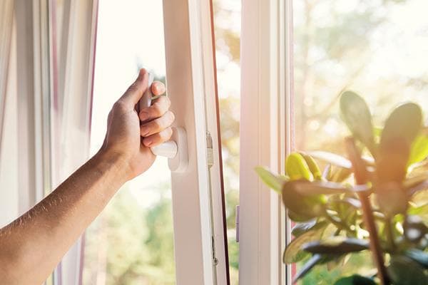 Logu atvēršana ventilācijai