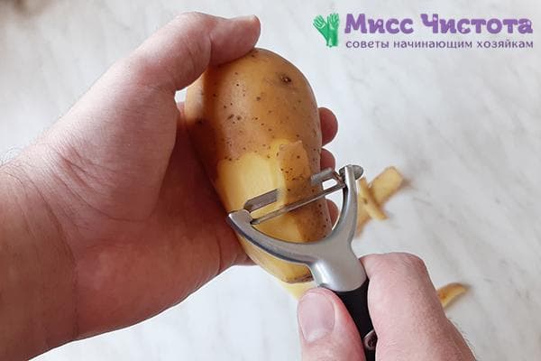 kartulite koorimine köögiviljakoorijaga