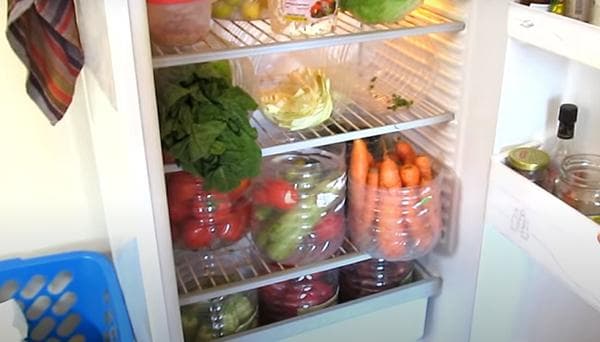 Verduras en el frigorífico.