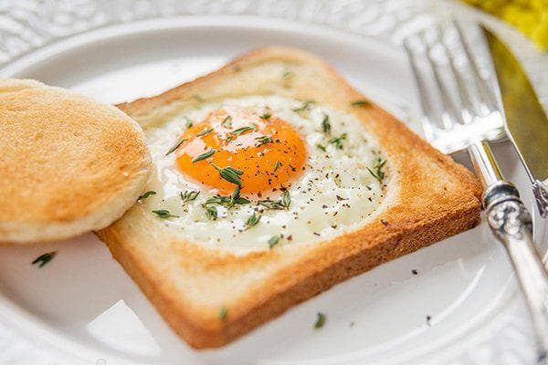 Fried egg in bread