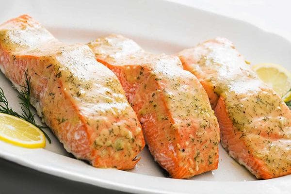 Gebackenes rotes Fischfilet