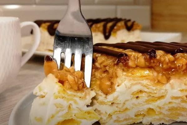 Torta ai cereali al caramello senza cottura