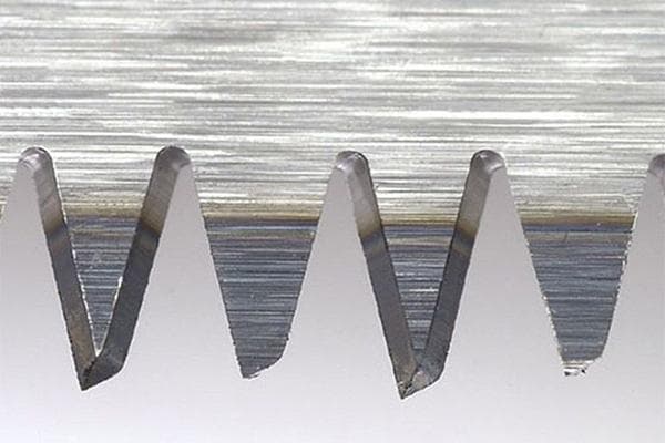 Dientes de una sierra para metales sin filo