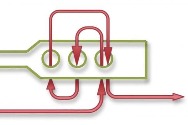 Scheme for tightening a tie made from a plastic bottle