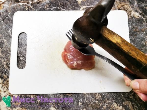 cómo batir la carne sin un martillo especial