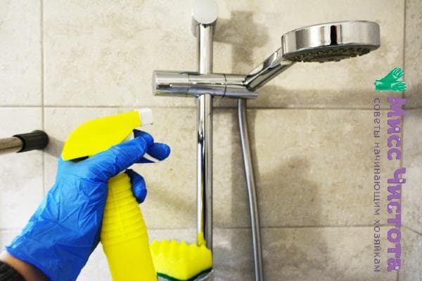 cleaning plumbing with chemicals