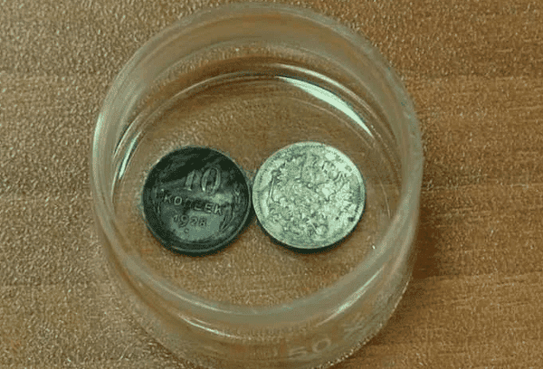 Aceite de oliva para limpiar monedas.