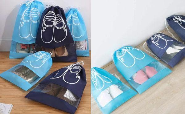 Guardar zapatos en bolsas textiles.