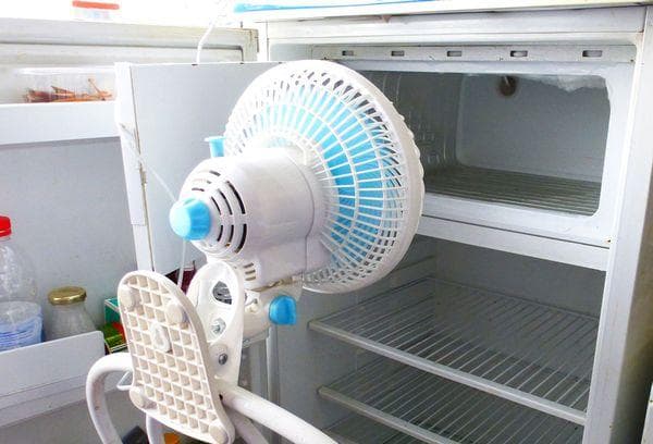 Descongelar el frigorífico con ventilador.