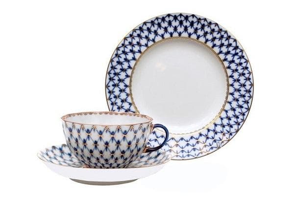 Tasse et soucoupe en porcelaine