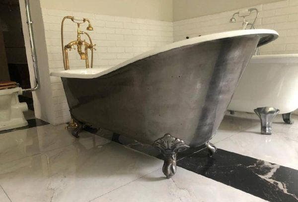 Cast iron bath