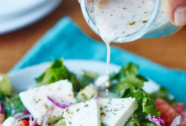 Natural yoghurt dressing