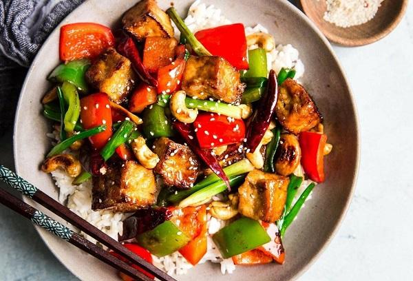 Tofu fritto con verdure