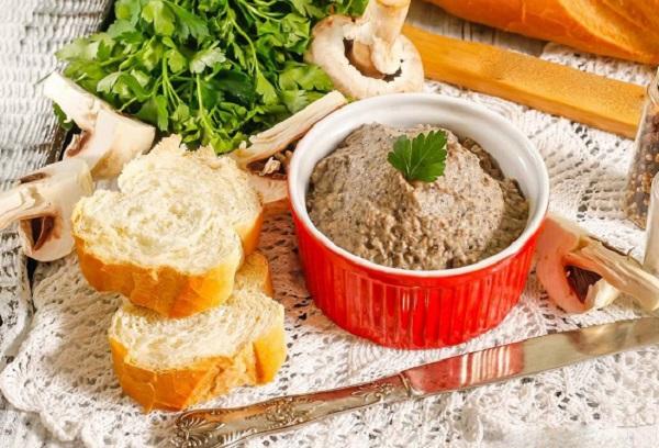 Soy cheese pate with mushrooms and herbs