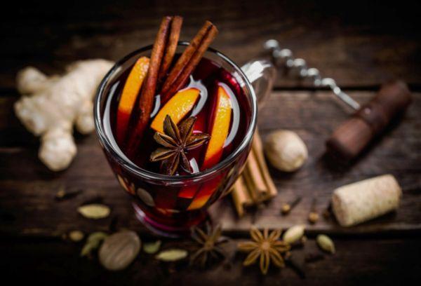 Mulled wine na may citruses