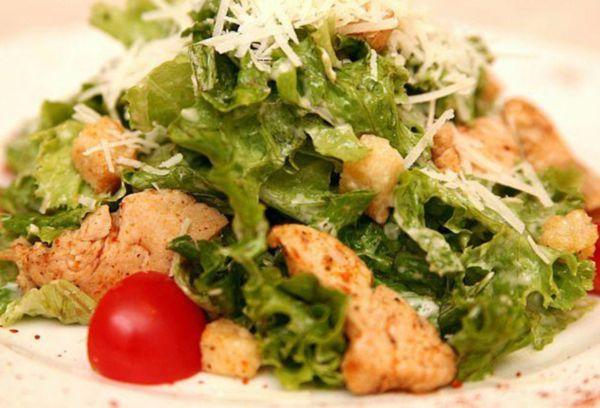 Insalata Caesar con rucola