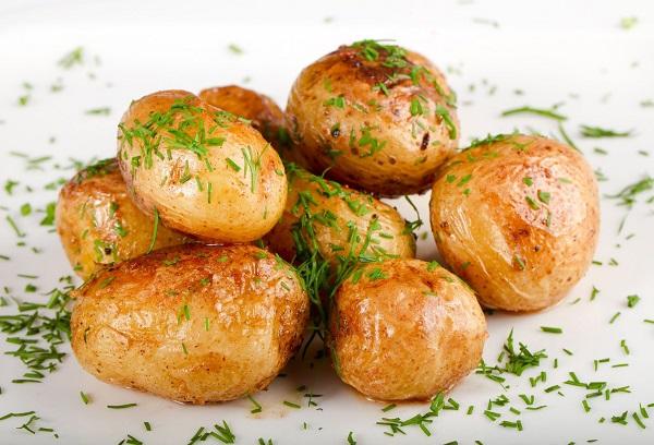 New potatoes with dill