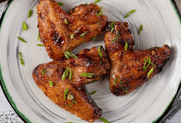 Wings marinated in white wine