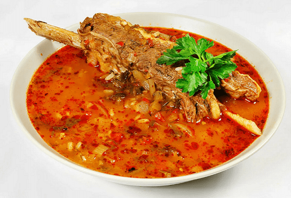 Kharcho-suneli dengan rusuk daging lembu