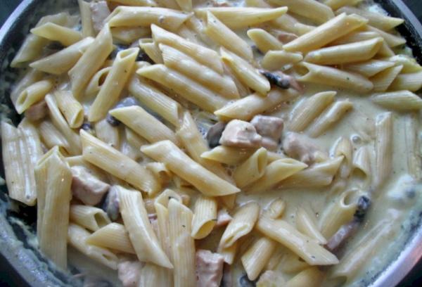 Spice for pasta in creamy sauce