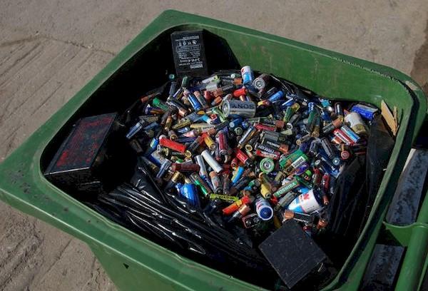 Piles dans les poubelles